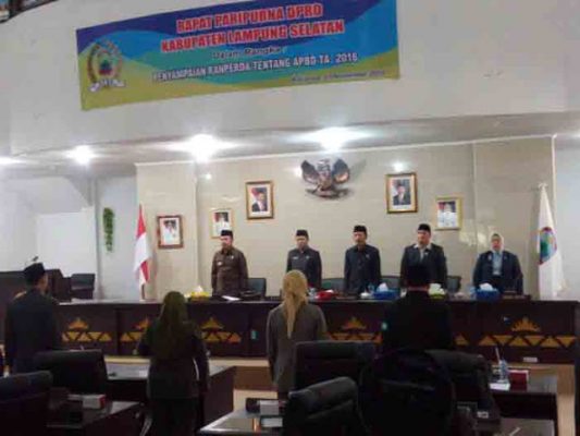 Banyak Anggota Dewan Mangkir, Rapat Paripurna Penyampaian Raperda APBD Lamsel 2016 Gagal Digelar