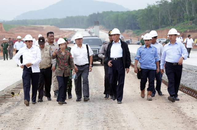 Menteri BUMN : Target Pembangunan Pintu Masuk Tol Sebelum Lebaran 2016