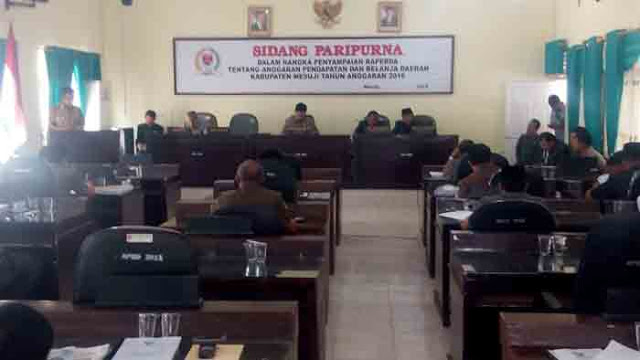 Bupati Mesuji Sampaikan Raperda APBD 2016