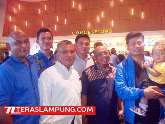 DPW PAN Lampung Nobar Film “Bulan Terrbelah di Langit Amerika”