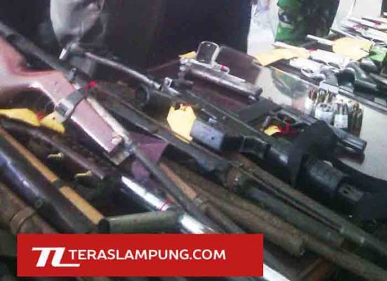 Inilah Rincian Senjata Api Ilegal yang Diserahkan Korem ke Polda Lampung