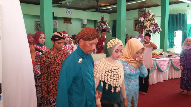 Bupati Pringsewu Menikahkan Putrinya