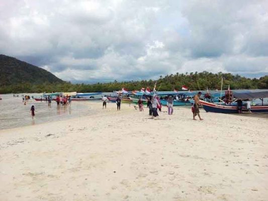 Pemprov Lampung Dukung Asuransi Pariwisata Bahari