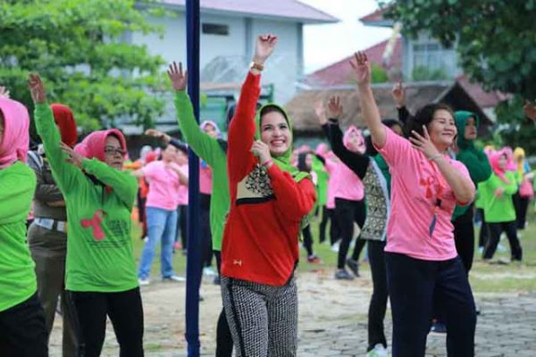 Aprilani Yustin Bakti Sosial di Lapas Way Hui