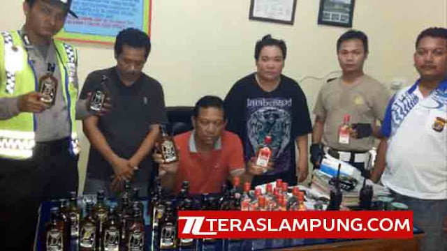 Bawa 33 Dus Vodka dan Whiskey, Dua Warga Jakarta Ditangkap Polisi di Lampung Utara