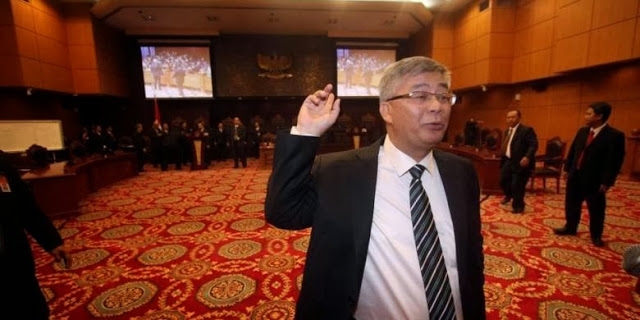 Kisah Lain: Cerita tentang Akil Mochtar (5)