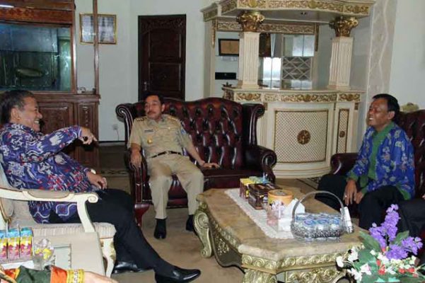 Pj Walikota Metro Silaturahmi dengan Walikota-Wakil Walikota Terpilih