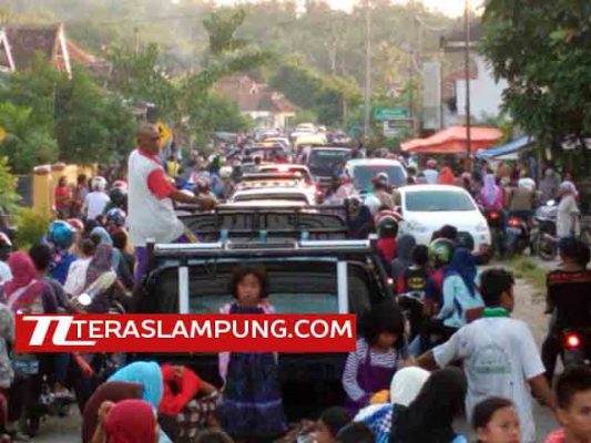 Tiap Liburan dan Jelang Tahun Baru, Jalan Kalianda Bawah Macet Parah