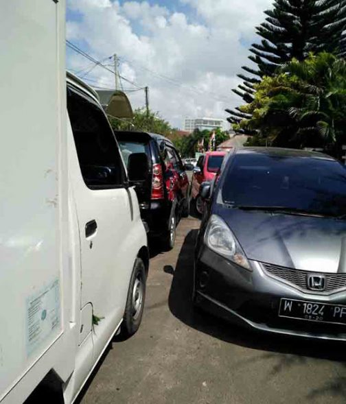 Parkir Semrawut di Kantor Imigrasi Bandarlampung Bikin Warga Sekitar Susah