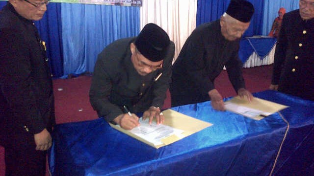 K.H. Buchori Muslim Gantikan K.H. Arief Makhya Pimpin Pengurus Masjid Jami Al Furqon Bandarlampung