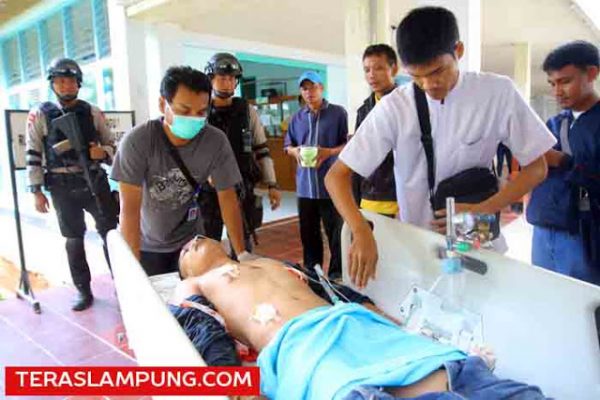 Baku Tembak dengan Polisi, Tiga Peluru Bersarang di Dada Santoni