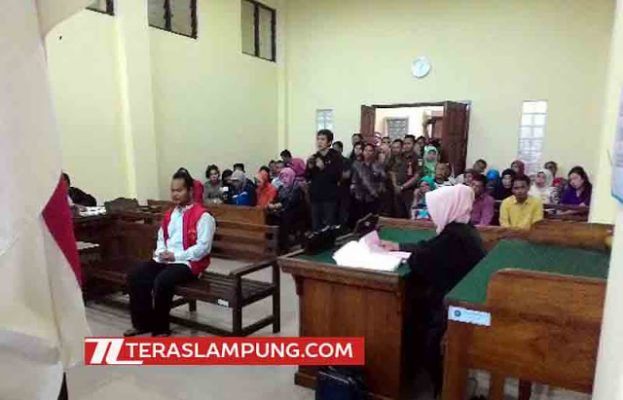 Korban Pemukulan Satpam SMPN 1 Bandarlampung Dinilai Berbohong, Para Siswa-Alumni-Guru Dukung Terdakwa