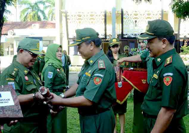 Pemkot Metro Beri Penghargaan kepada Tiga Sekokah Berintegritas