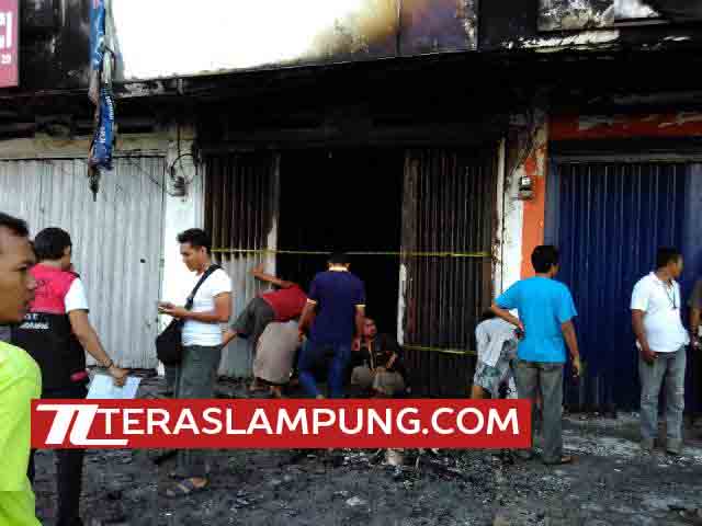 Toko Alat Listrik di Jalan Antasari Bandarlampung Terbakar