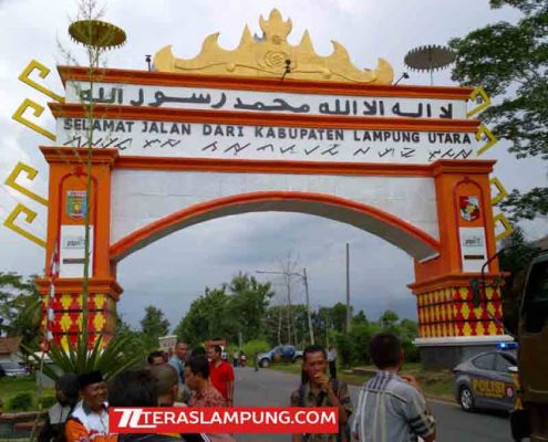 Salah Tulis Aksara Lampung, Bupati Lampura Janji Perbaiki Tulisan di Tugu Perbatasan