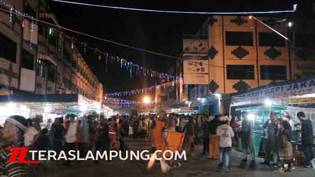 Peresmian Pusat Kuliner di Jl Ikan Tongkol, Warga Setia Menunggu Dua Jam untuk Makan Gratis