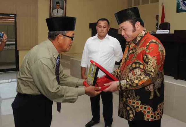 Bupati Zaenuddin Hasan Lepas KKN Mahasiswa STAI YASBA Kalianda