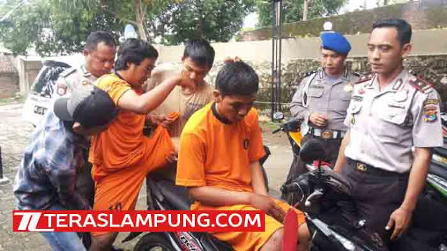 Gagal Bawa Kabur Motor Mahasiswi Poltekes, Dua Begal Babak Belur Dihajar Massa