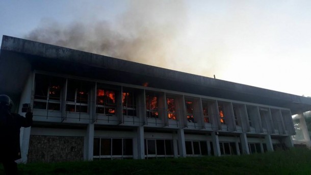 Bekas Kantor Bank Exim Sorong Ludes Terbakar