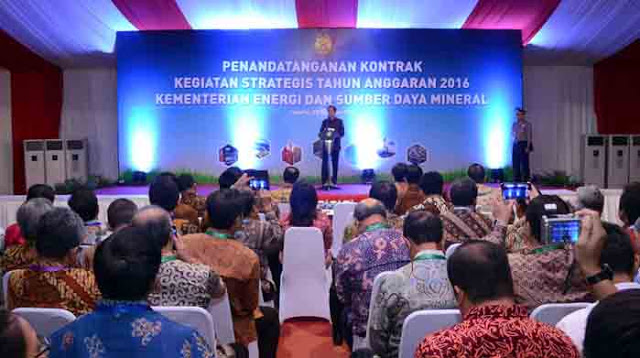 Jokowi Saksikan Penandatanganan Kontrak 133 Proyek Strategis 2016