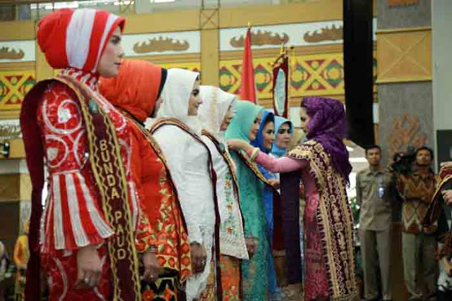 Istri Gubernur Lampung Lantik 8 Ketua TP PKK, Ketua Dekranasda, dan Bunda PAUD