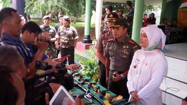 Kodim Lampung Tengah Terima 53 Senjata Api Rakitan dan 33 Amunisi