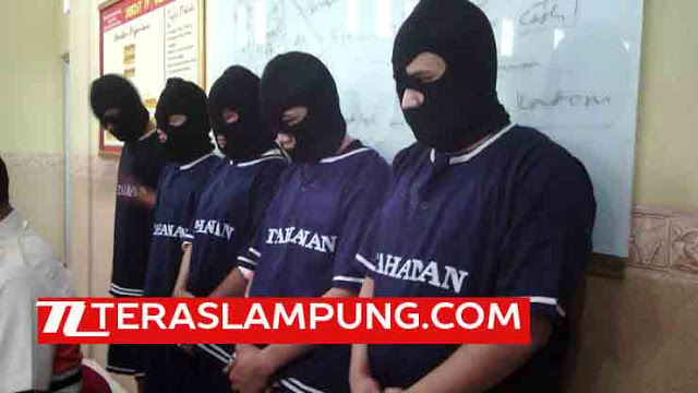 Pelajar Jadi Mucikari “Penjual ” Hesty Klepek-Klepek, Ini Cara Polda Lampung Ungkap Prostitusi Artis