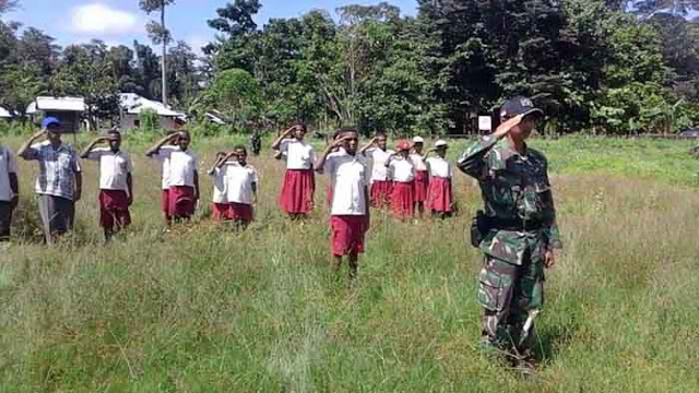 Dansatgas Pamtas RI-PNG : Tumbuhkan Rasa Cinta Tanah Air di Perbatasan