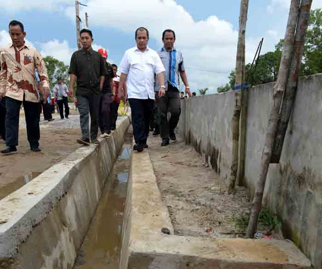 Tinjau Penggunaan Dana Desa, Mendes Marwan Ingatkan Pentingnya Transparansi