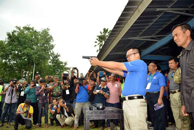Gubernur Ridho Buka Kejuaraan Menembak