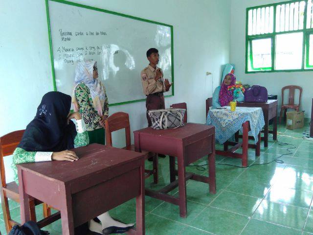 Sambangi Sekolah, Fatayat NU Waykanan Sosialisasikan Bahaya Seks Bebas