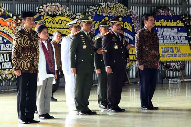 Presiden Jokowi Beri Penghormatan Terakhir kepada 13 Prajurit yang Gugur di Poso