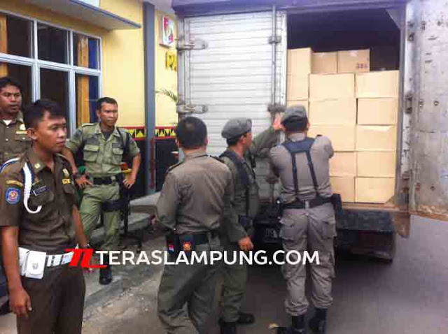 Sat Pol PP Lampung Utara Amankan Ratusan Dus Miras