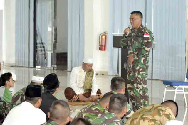 800 Personel Kontingen Garuda Doa Bersama Anak Yatim Piatu