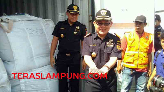 Tak Kantongi Izin, 40 Metrik Ton Batu Obsidian Siap Ekspor Disita Bea Cukai Bandarlampung