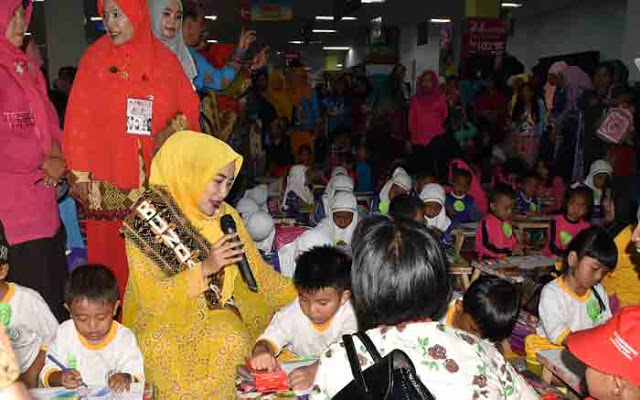 Bunda PAUD Lampung Utara Tinjau Lomba Mewarnai