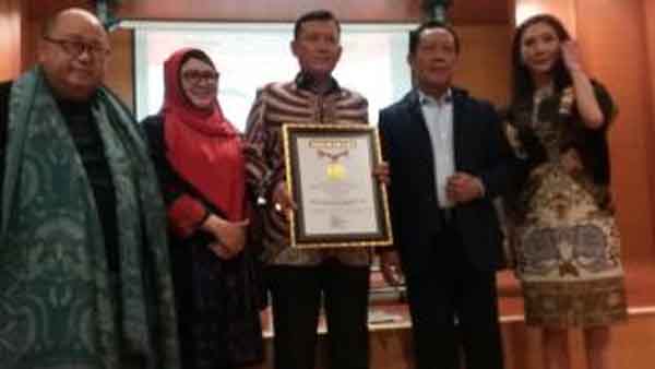 Kapolda Lampung Brigjen Ike Edwin Terima Piagam Penghargaan MURI