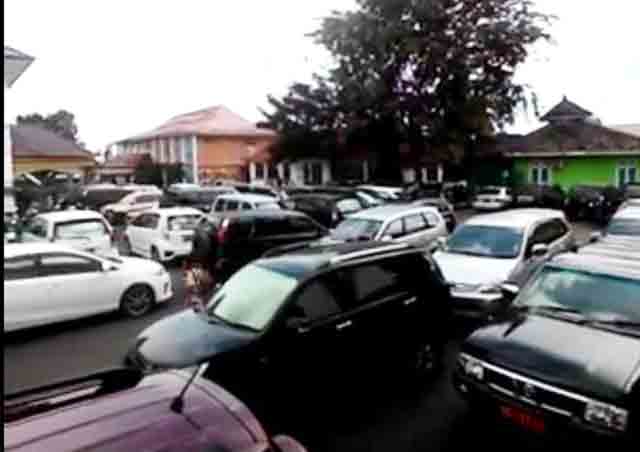 Video: Parkir Semrawut di Kantor Pemkab Lampung Utara