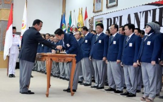 Rangkap Jabatan Ketua KONI, Gubernur Lampung Mau Melawan Mendagri?