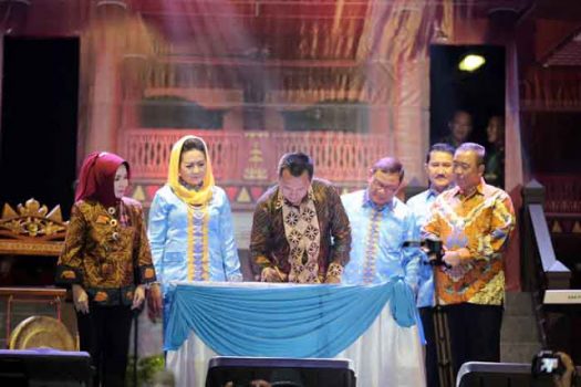 Pengaktifan Anjungan Tulangbawang di PKOR Way Halim Diresmikan Gubernur