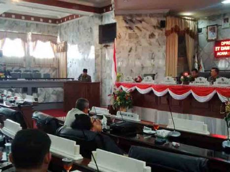 DPRD Lampura Kembali Bahas Raperda Mini Market dan Kewajiban Sosial Pengusaha