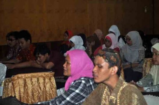 Video: Pelajar SLB Lampung Membacakan Karya Puisi