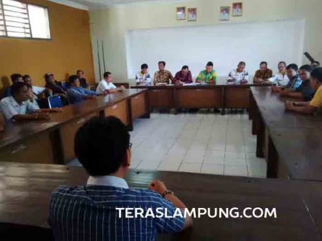 Kadis Ngantor, Dinas PU Lampung Utara Langsung “Diserbu” Rekanan