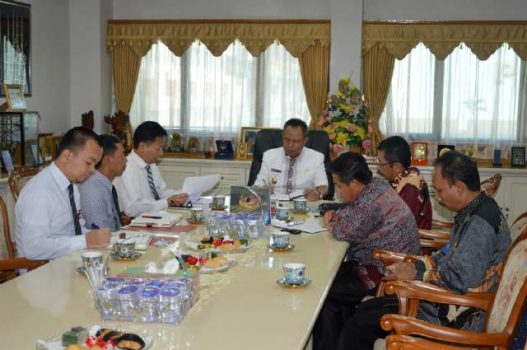Wagub Bachtiar Basri Berharap OJK Tunjukkan Eksistensinya di Lampung