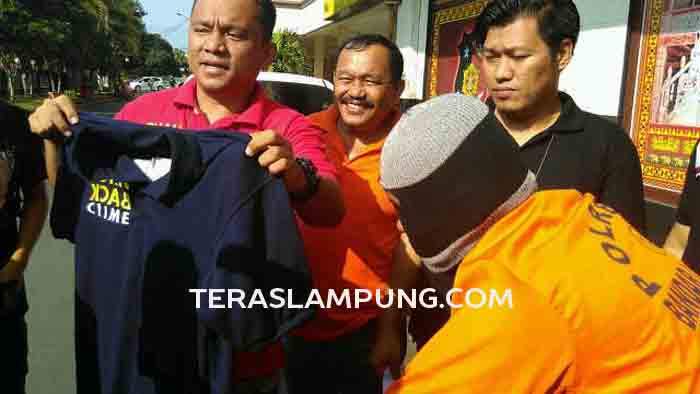 Bermodal Kaos Bertuliskan “Turn Back Crime”, Brimob Gadungan Rampas Sepeda Motor Korban