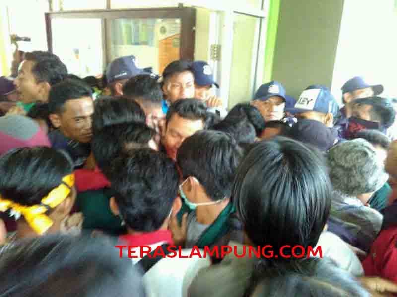 Sita Senjata Tajam dan Linggis, Polisi Sinyalir Unjuk Rasa Mahasiswa IAIN Ada yang Menyusupi