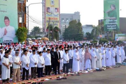 Zikir Bersama di Bundaran Tugu Adipura Pecahkan Rekor MURI