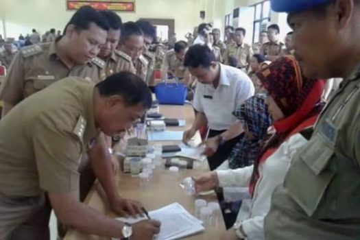 Hasil Tes Urine Cek Narkoba: Tidak Ada Ampun, Walikota Herman HN Copot Tiga Lurah