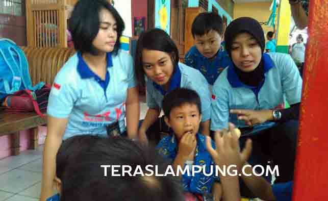 Puluhan Polwan Cantik Berikan Pendidikan Seks di Sekolah di Bandarlampung