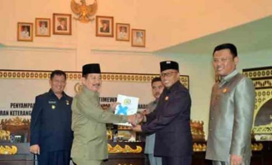 Walikota Herman HN Terima Rekomandasi DPRD tentang LKPj 2015